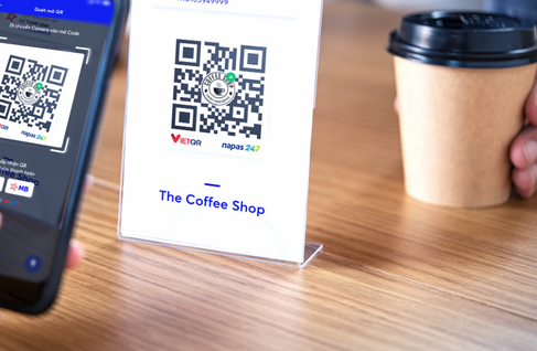 Dán đè mã QR Code - chiêu trò mới của tội phạm chiếm đoạt tiền